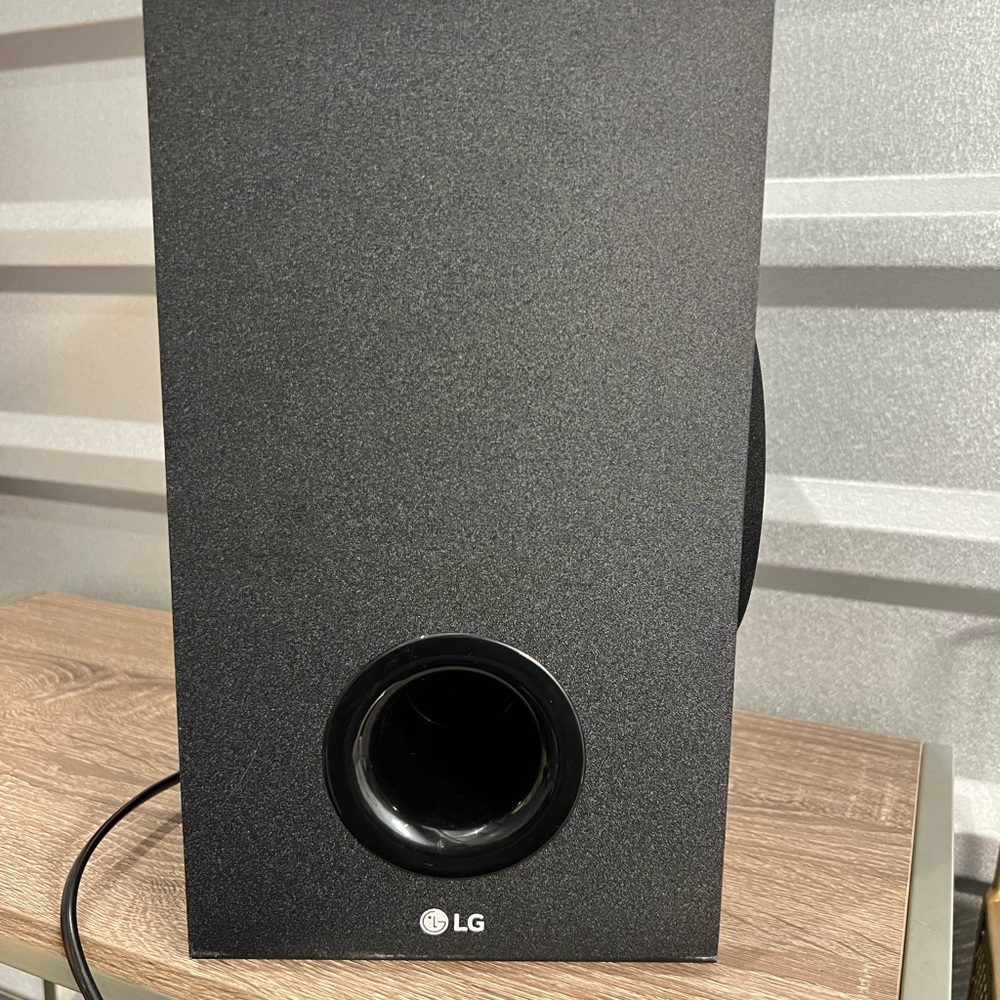 LG Soundbar - Picture 4 of 6